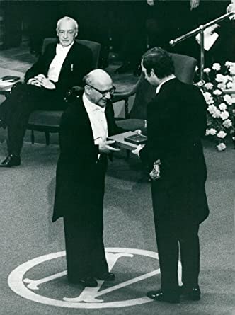 Milton Friedman Friedman recibe el Premio Nobel de Economía