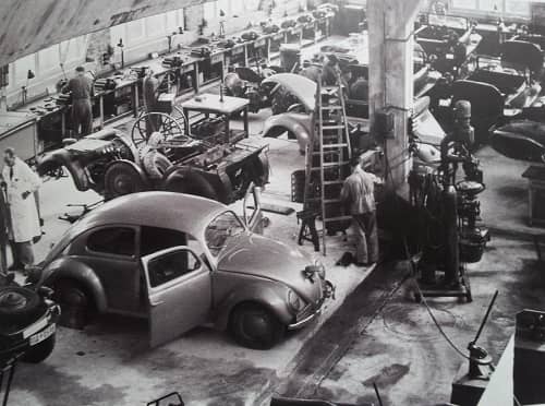 Fabrica de Volkswagen en Wolfsburgo en la década de los cuarenta