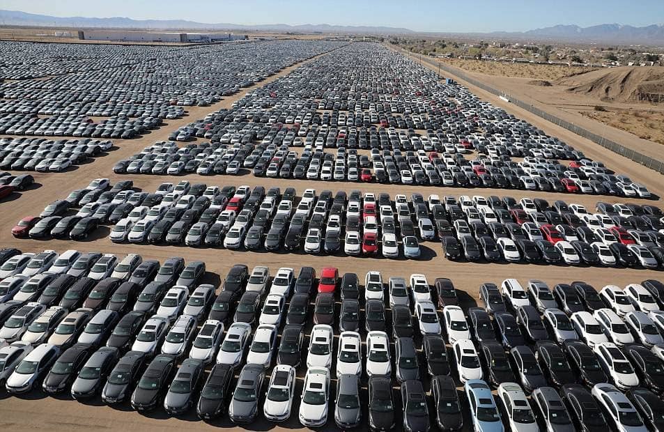 autos de Volkswagen abandonados en California luego del escándalo de emisiones de 2015